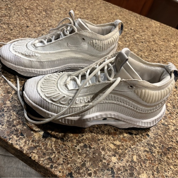 Men’s Size 8 Nike Cosmic Unity 003 Shoes - Picture 1 of 9